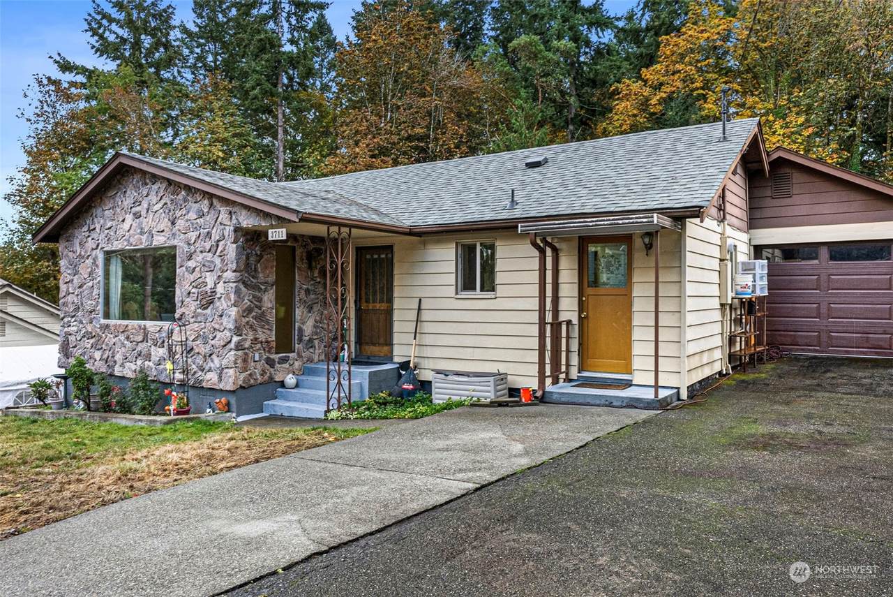 3711 Burwell Street - Photo 1