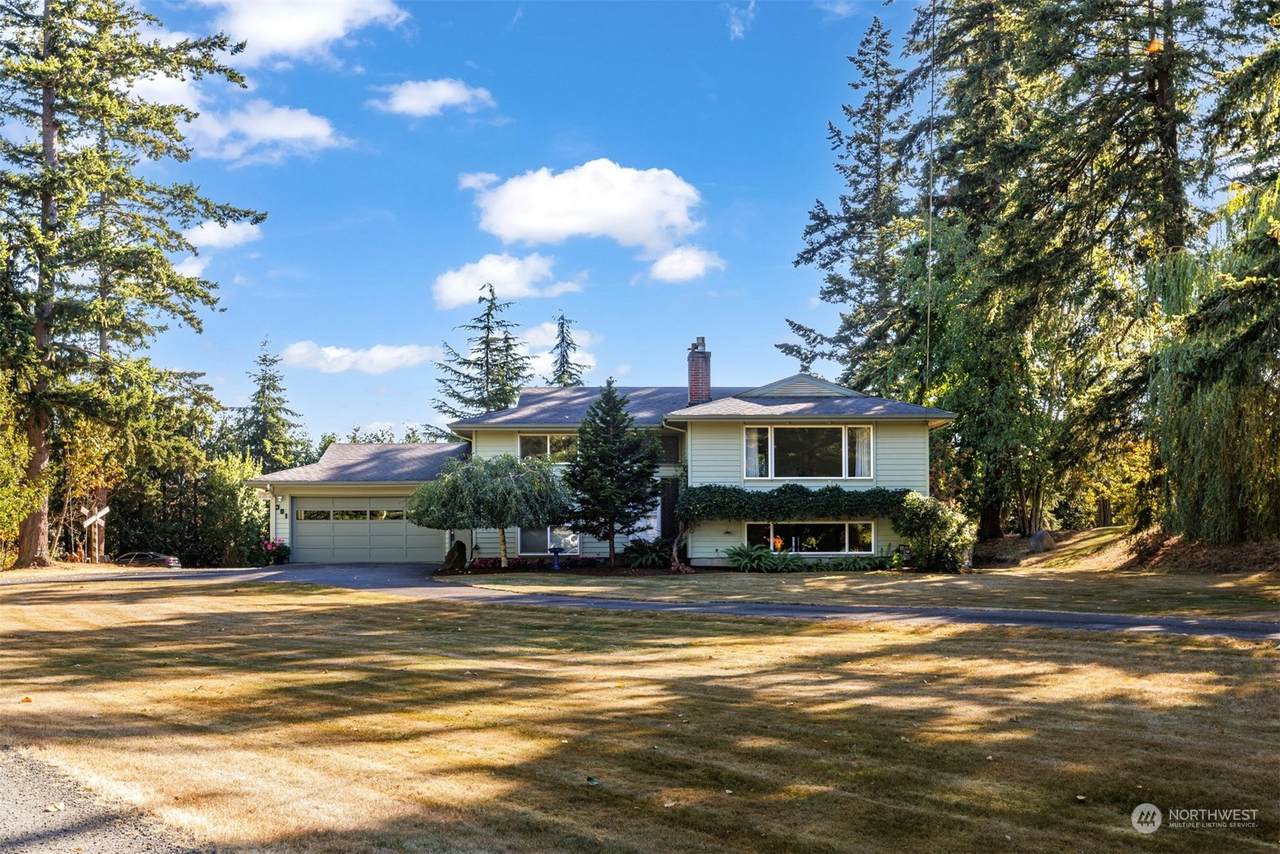 301 Baker Street - Photo 1