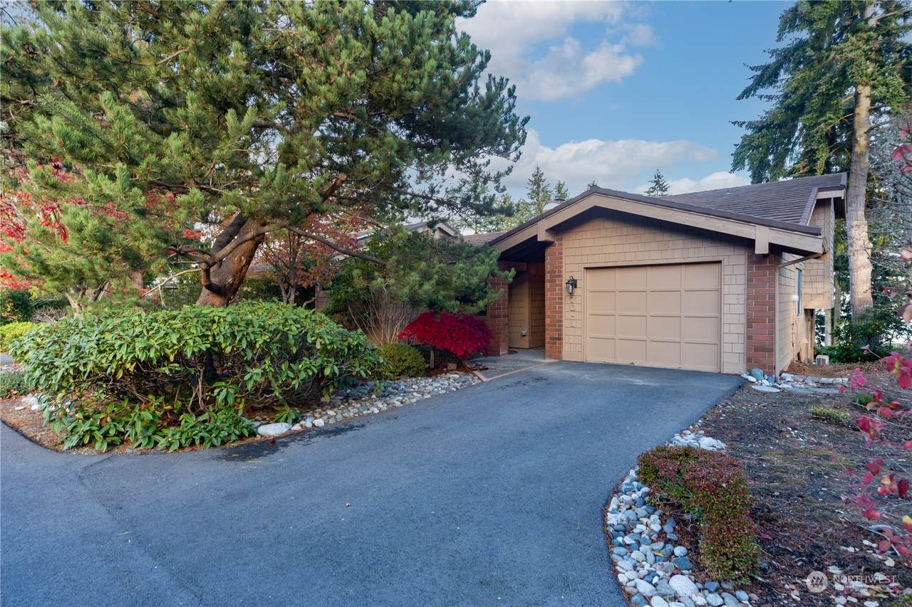 70 Bluffs Drive - Photo 1