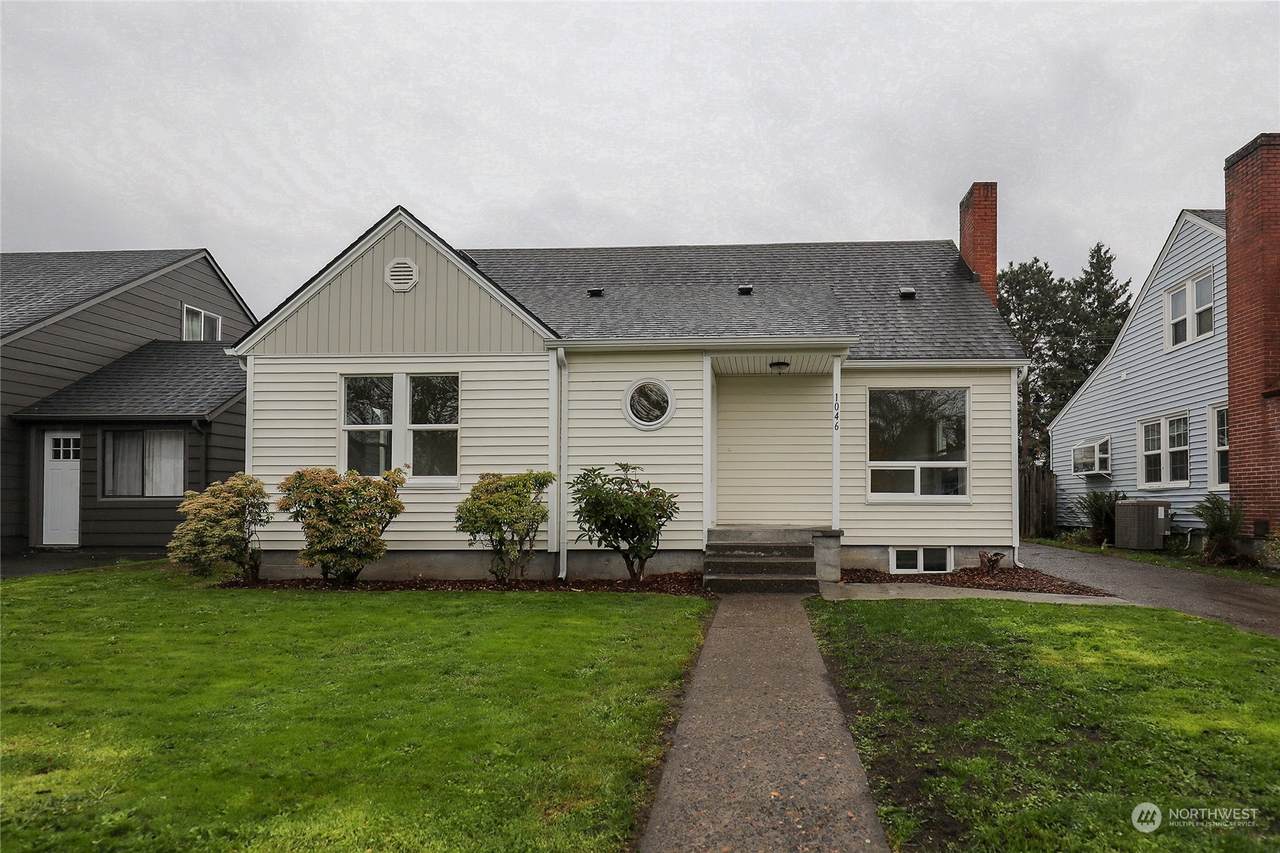 1046 20th Avenue - Photo 1