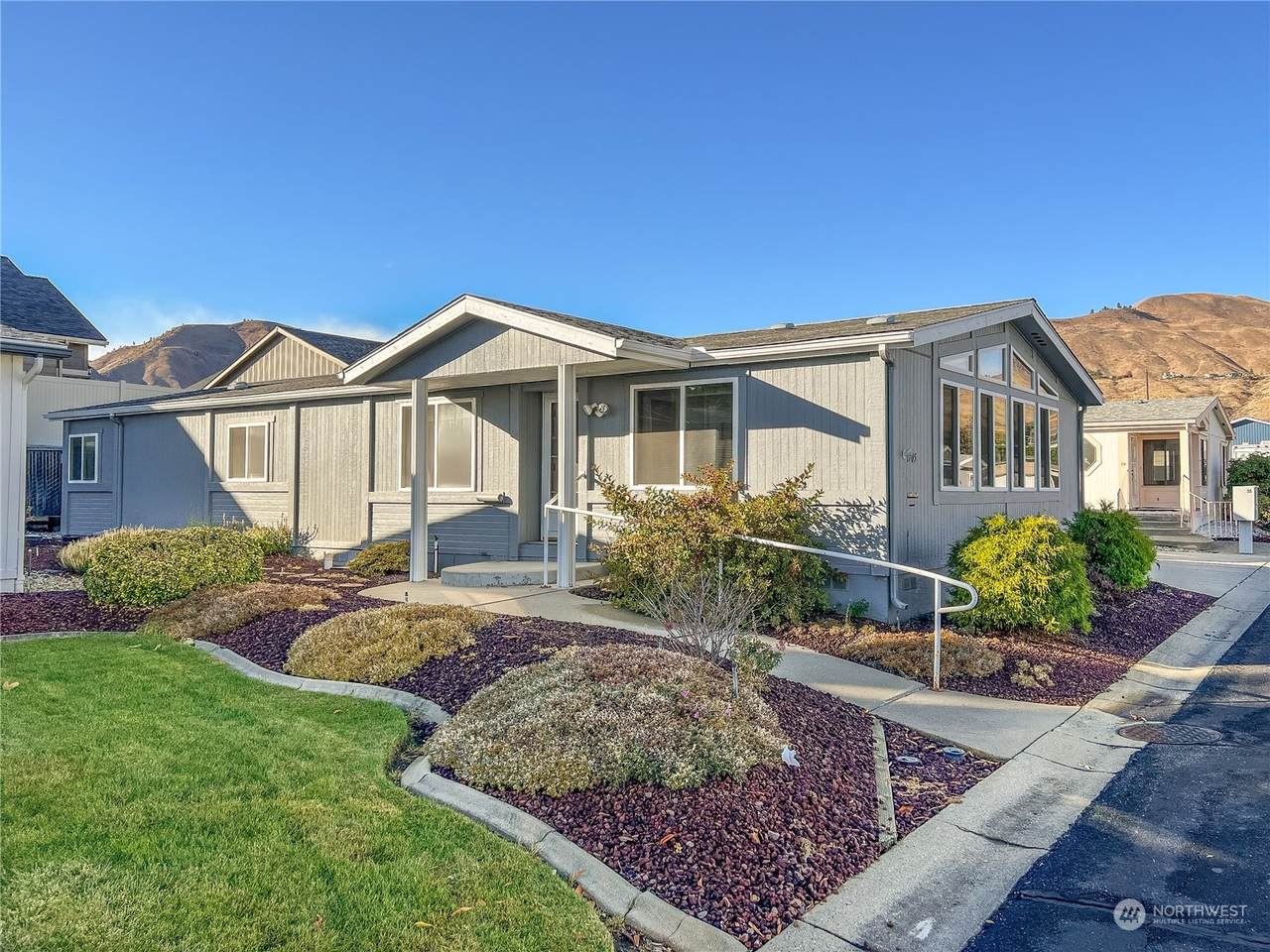 1705 Twin Peaks Drive - Photo 1