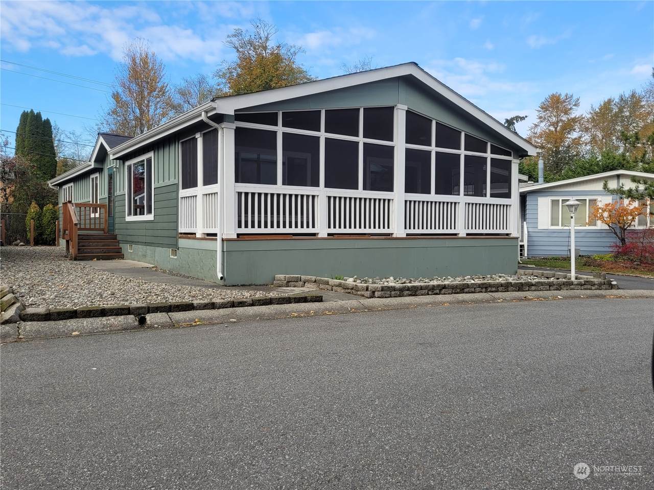 815 124th Street - Photo 1