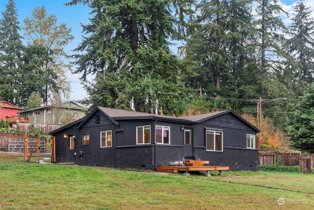 14814 Manor Way - Photo 1