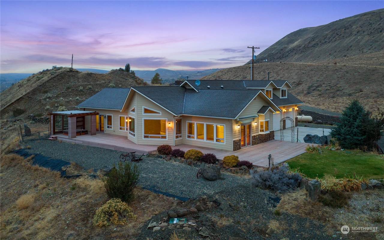 10097 Hwy 10 - Photo 1