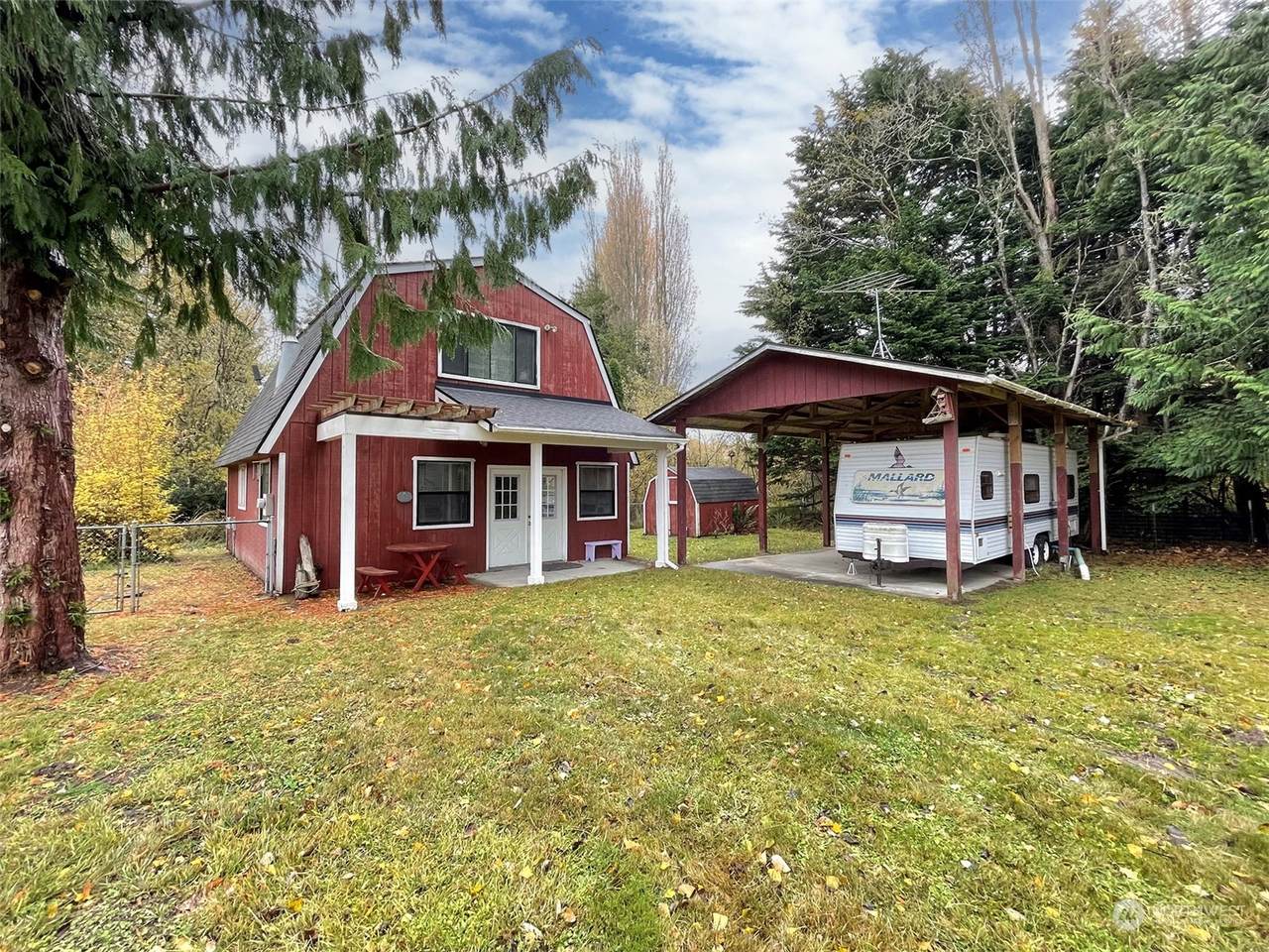 321 Golden Sands Boulevard - Photo 1