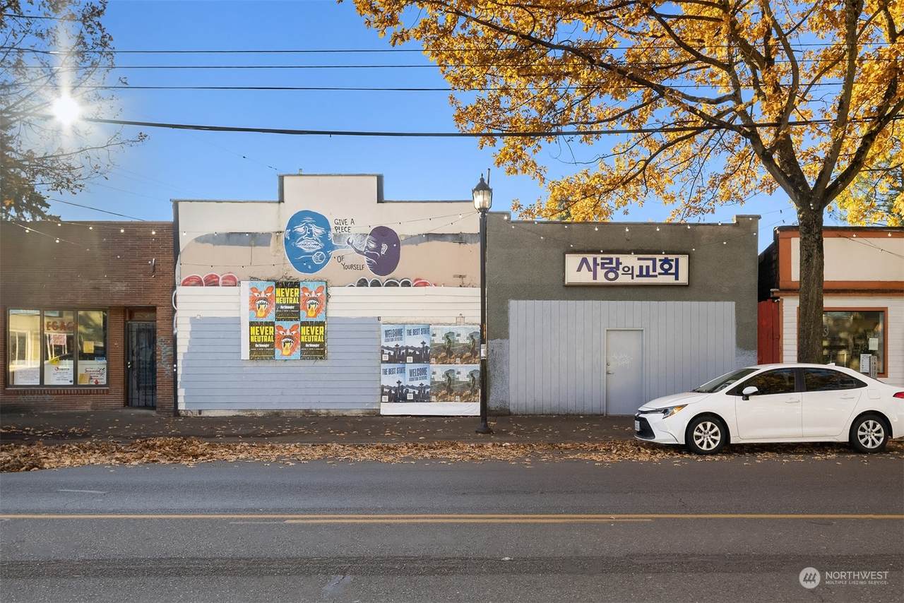 5717 Rainier Avenue - Photo 1