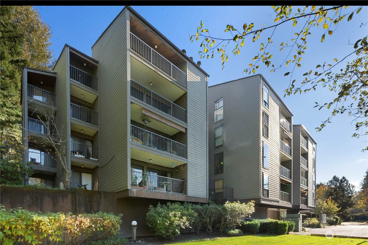 6674 138th Avenue - Photo 1