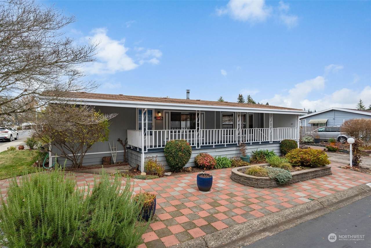11436 208th Street - Photo 1