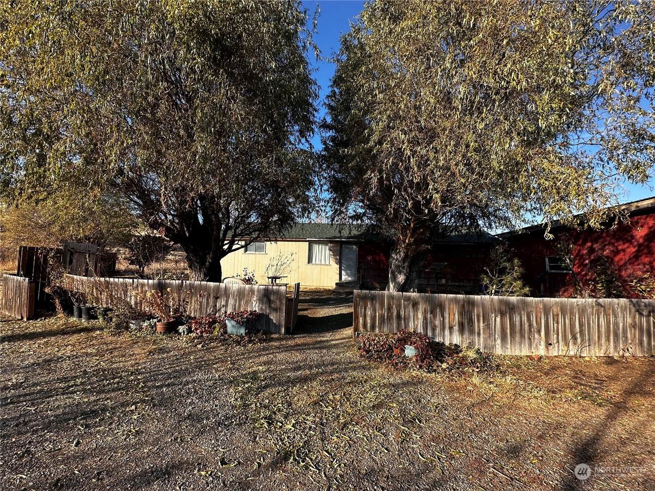 8660 Hwy 97 - Photo 1