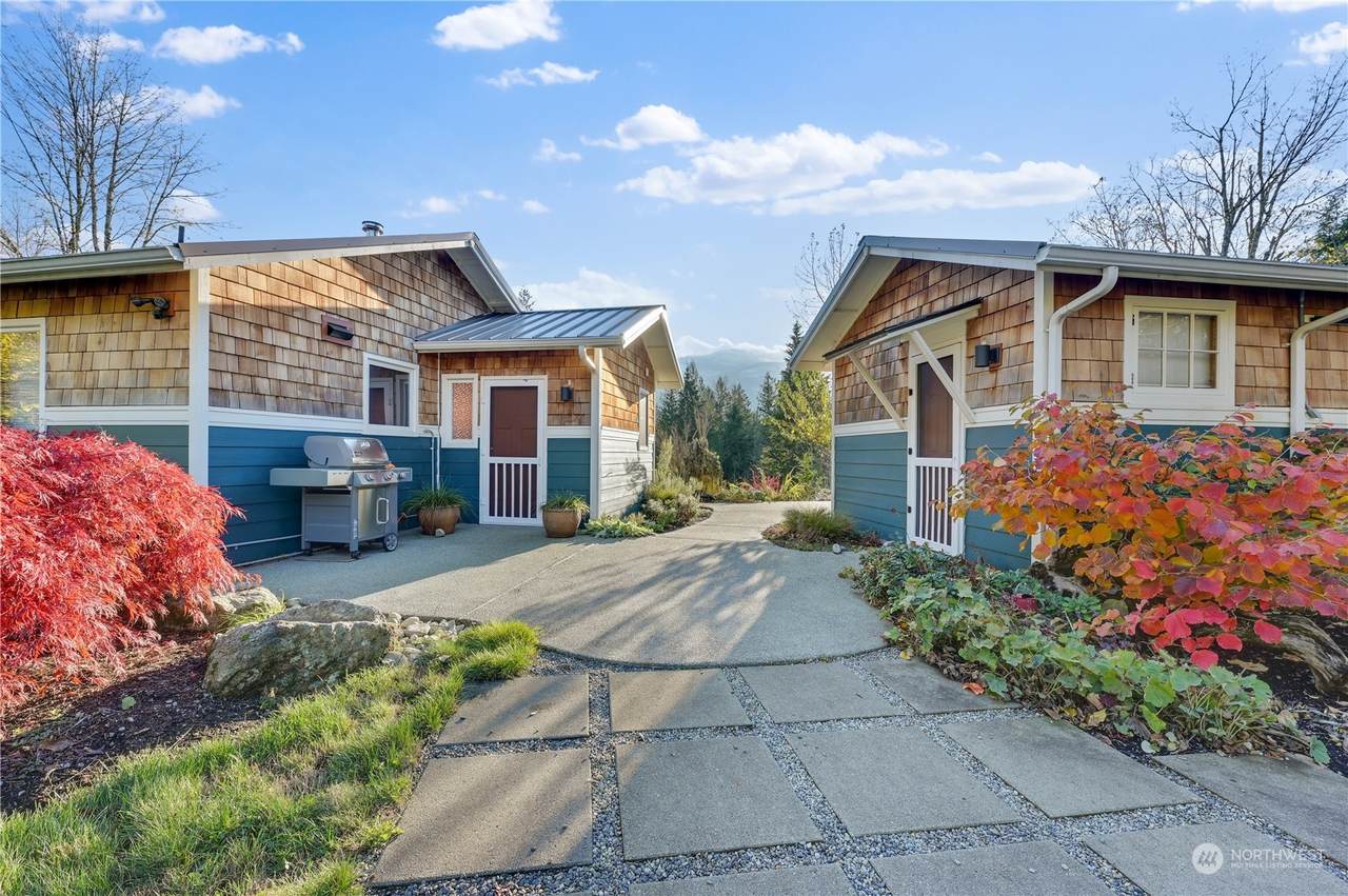 42020 156th Street - Photo 1
