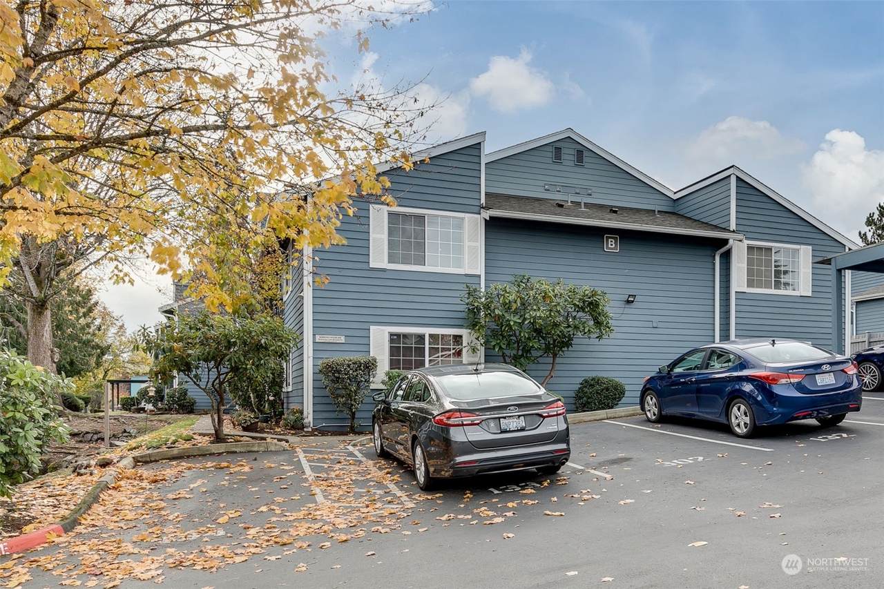 16817 Larch Way - Photo 1