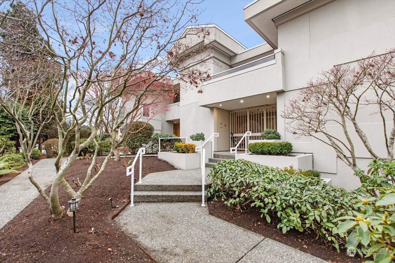 400 Howell Way - Photo 1