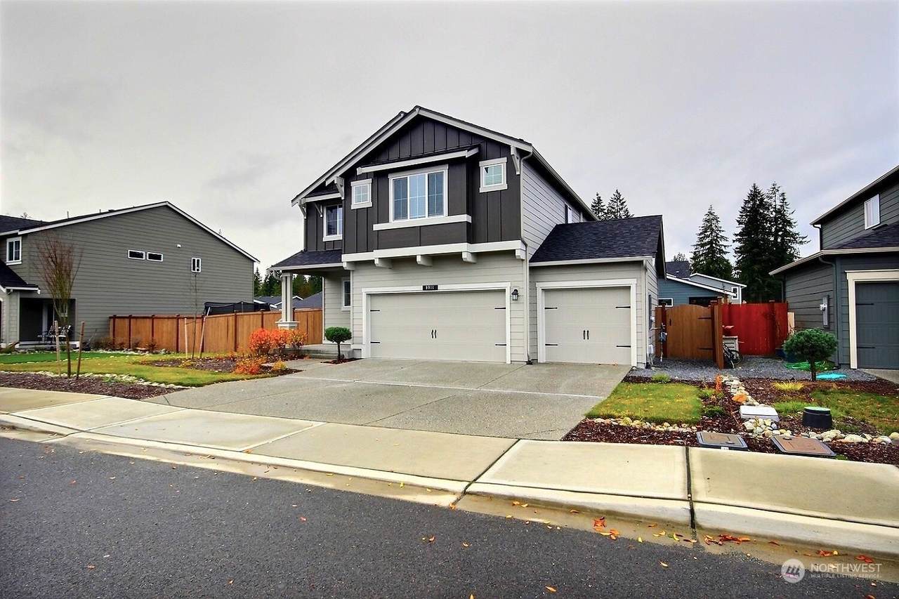 9914 Hawkins Avenue - Photo 1