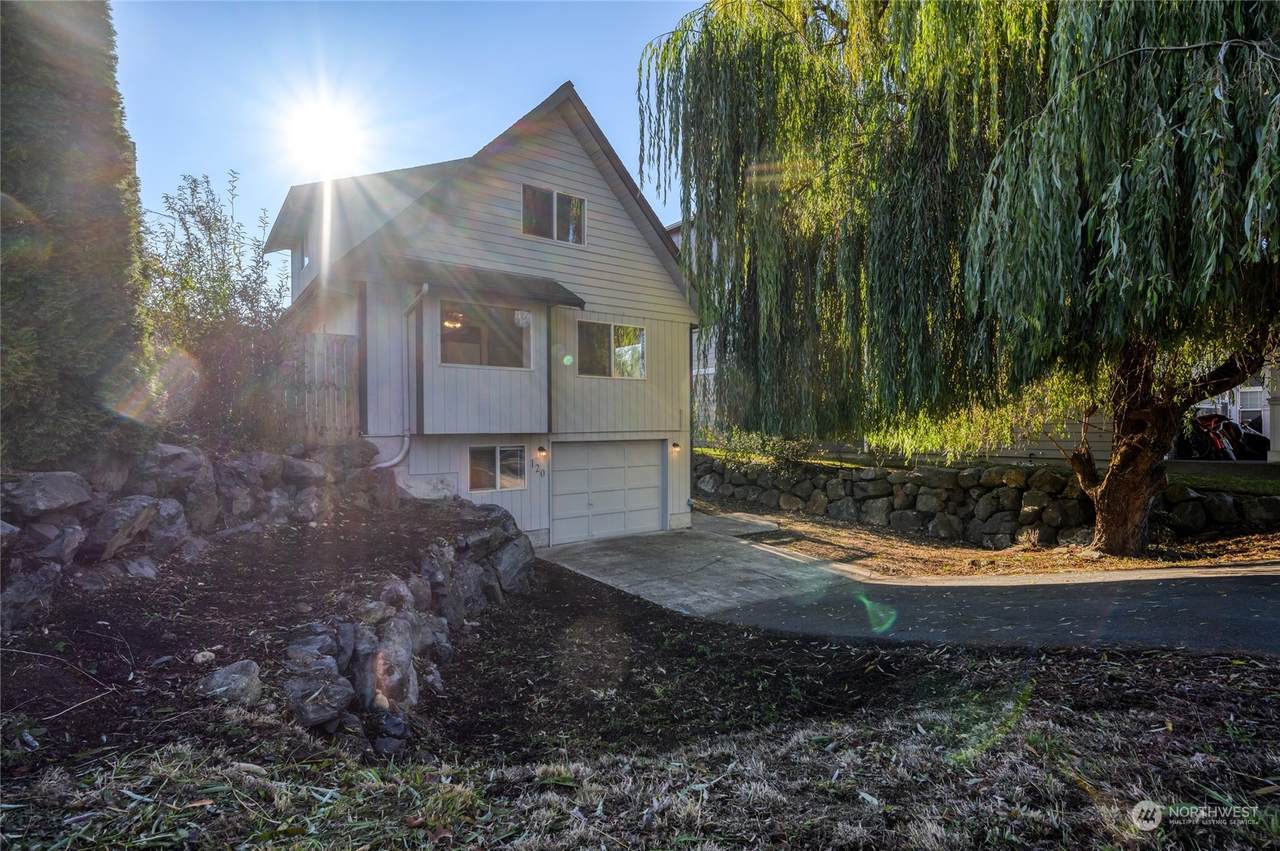 120 West Burke Avenue - Photo 1