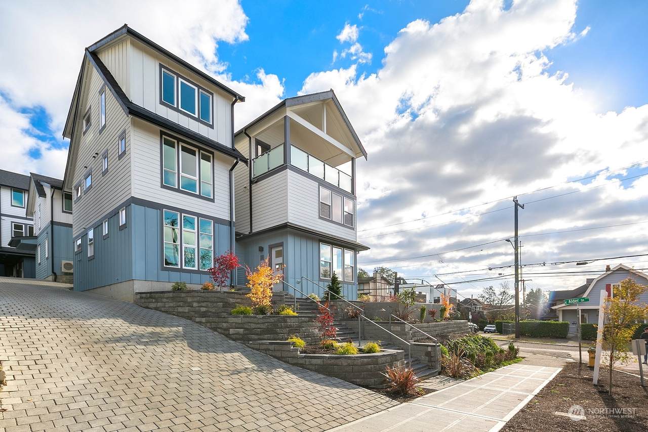 302 16th Avenue - Photo 1