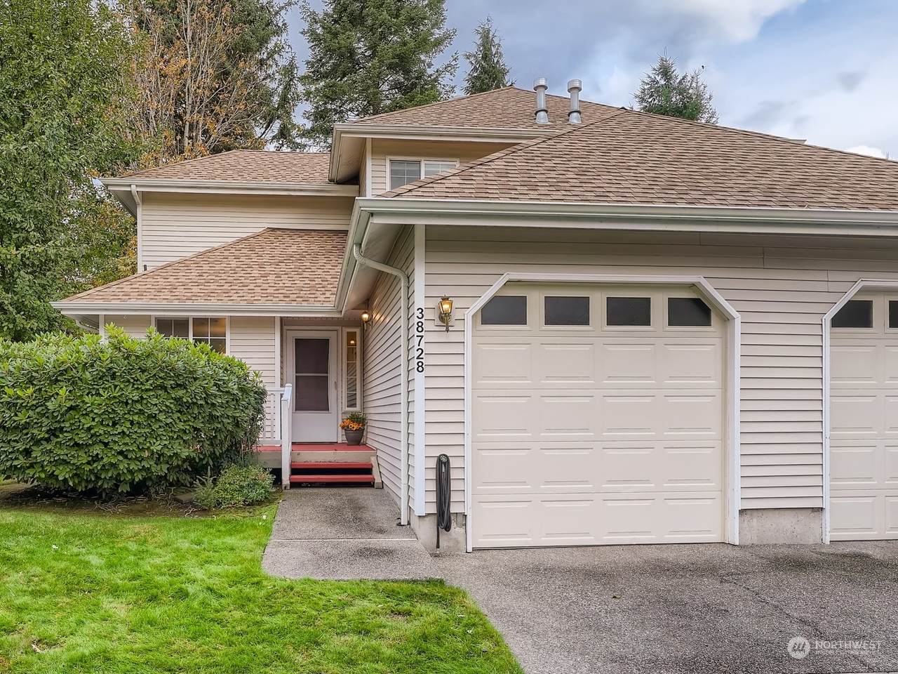 38728 Beta Street - Photo 1