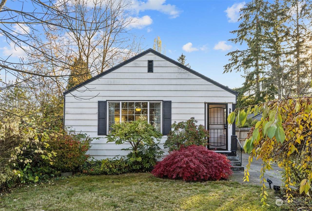 3515 98th Street - Photo 1