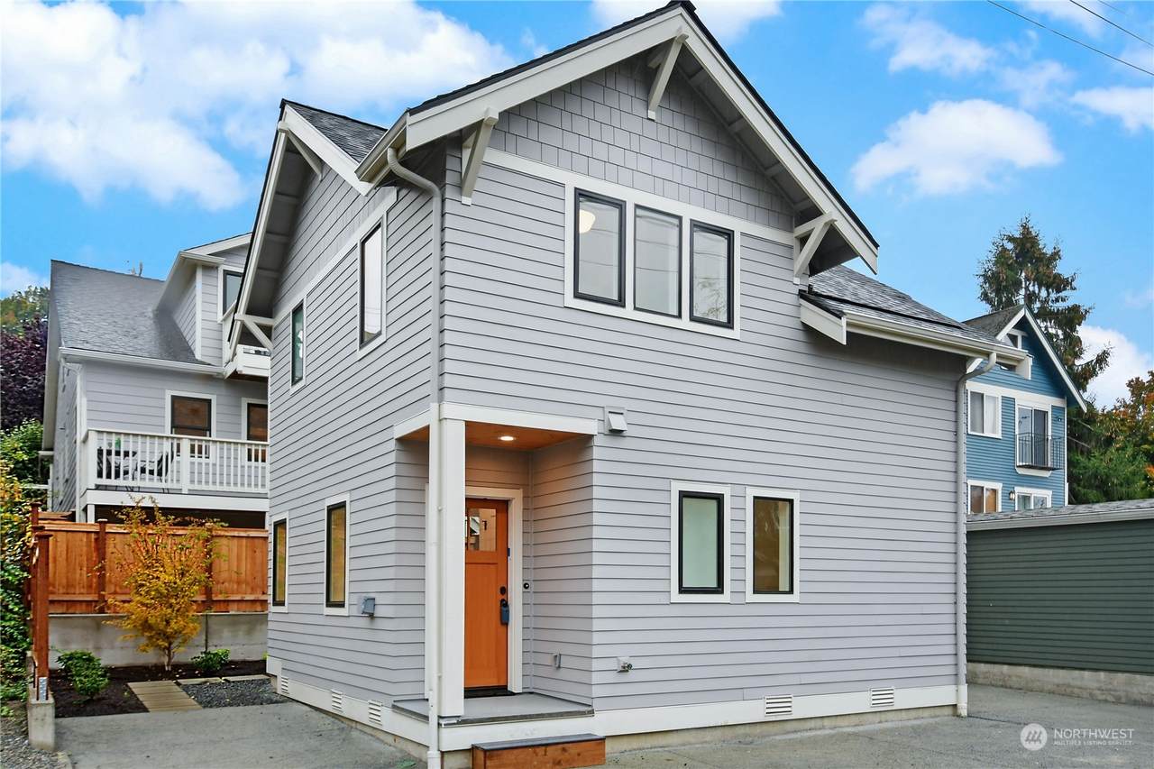 1611 10th Avenue - Photo 1