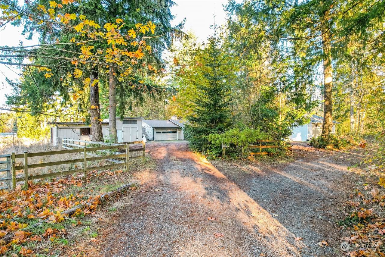 12300 Bronson Street - Photo 1