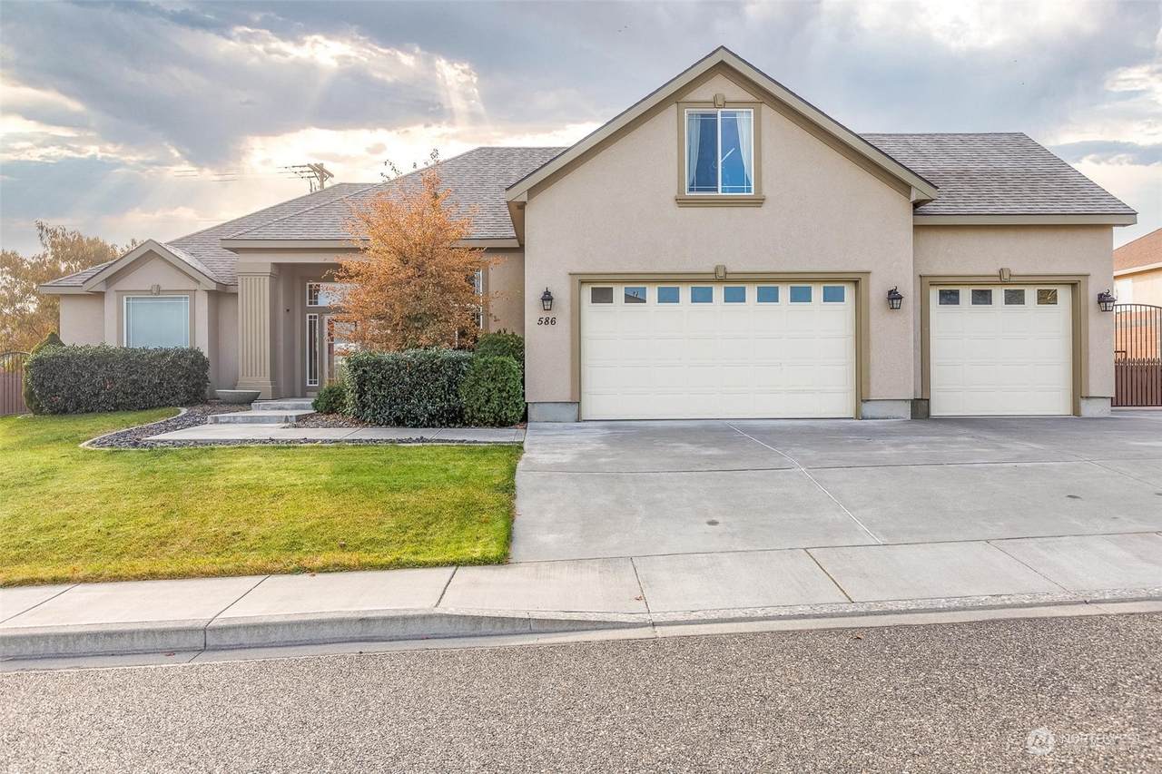 586 Lodi Loop - Photo 1