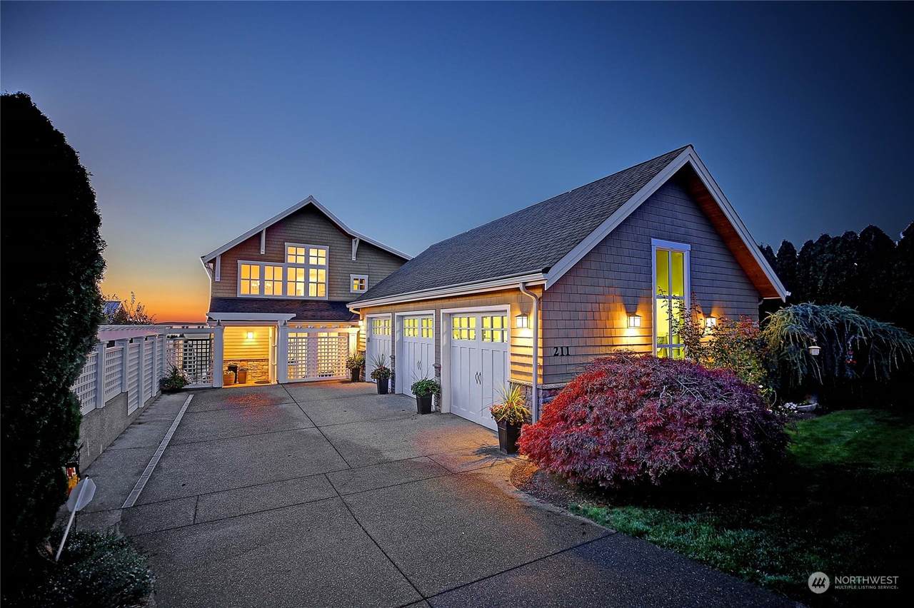 211 Sunset - Photo 1