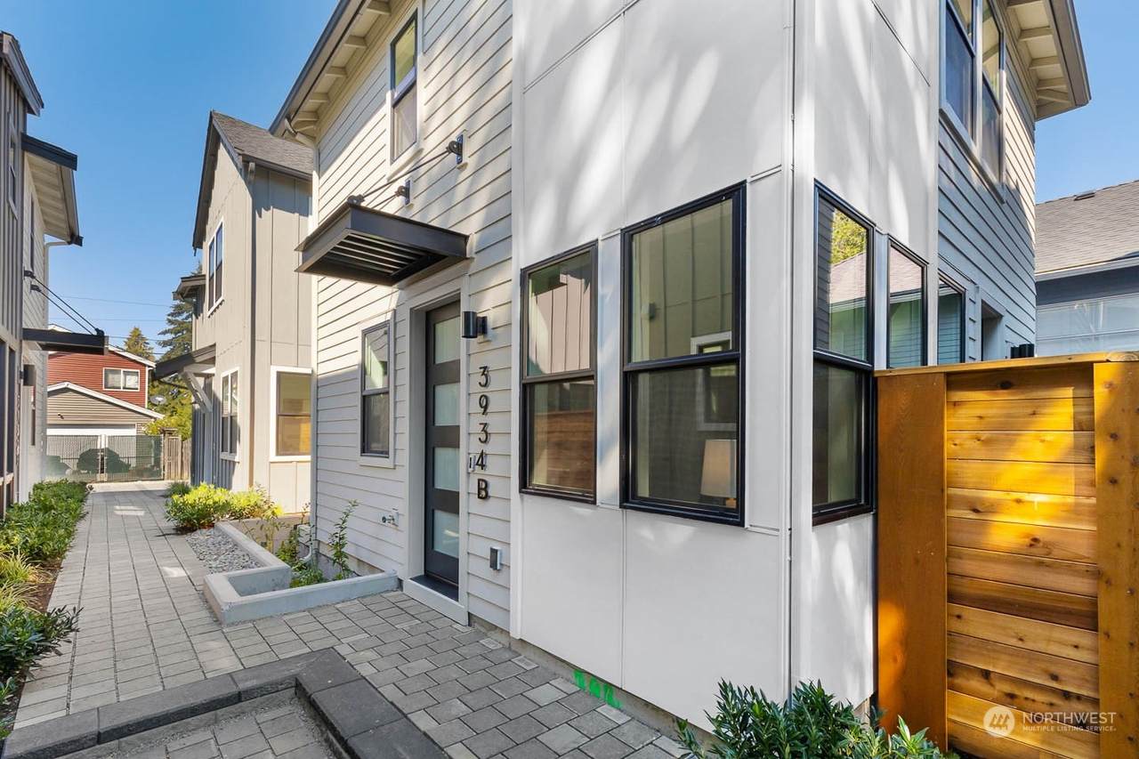 3934 Edmunds Street - Photo 1