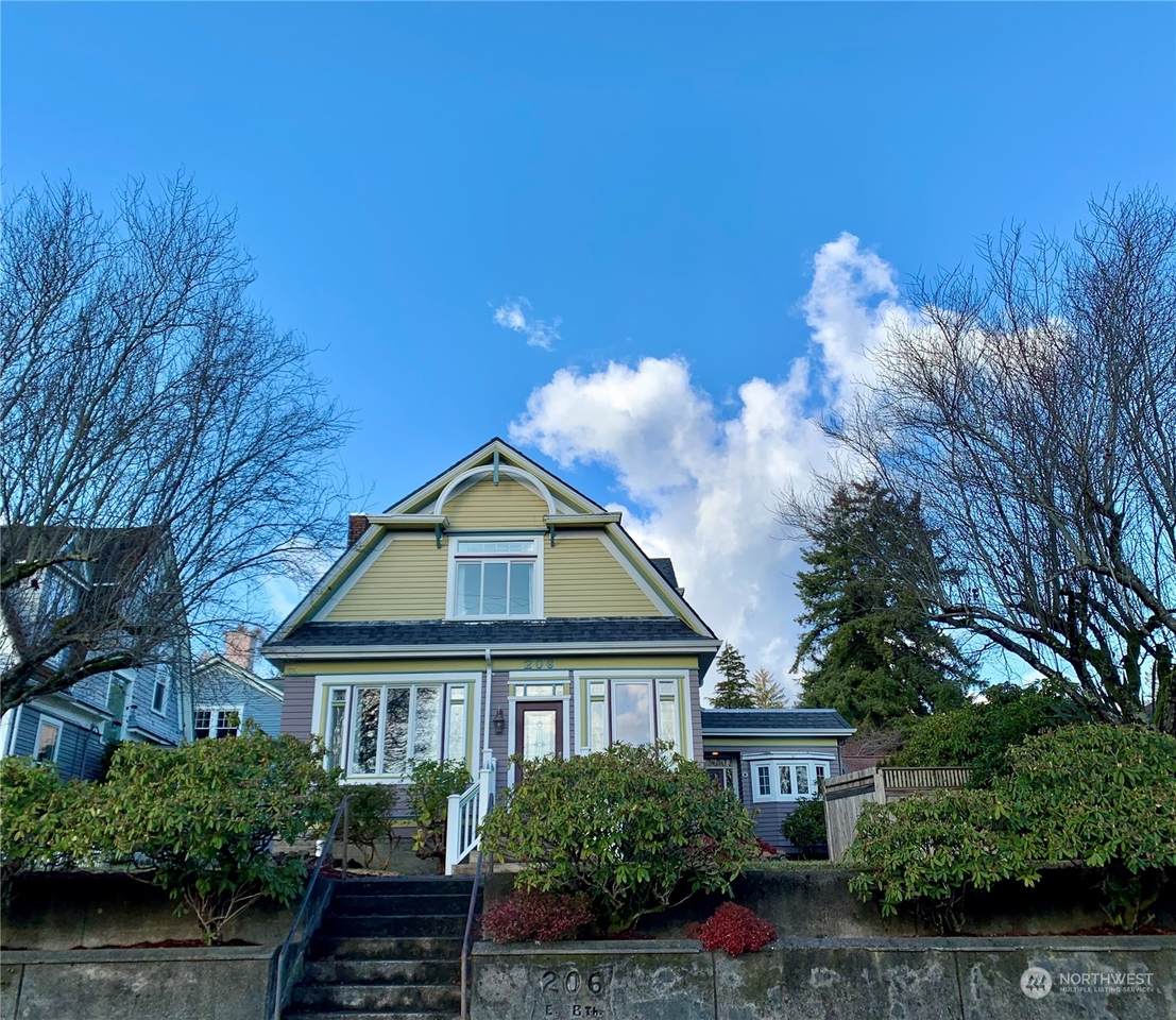 206 8th Street - Photo 1