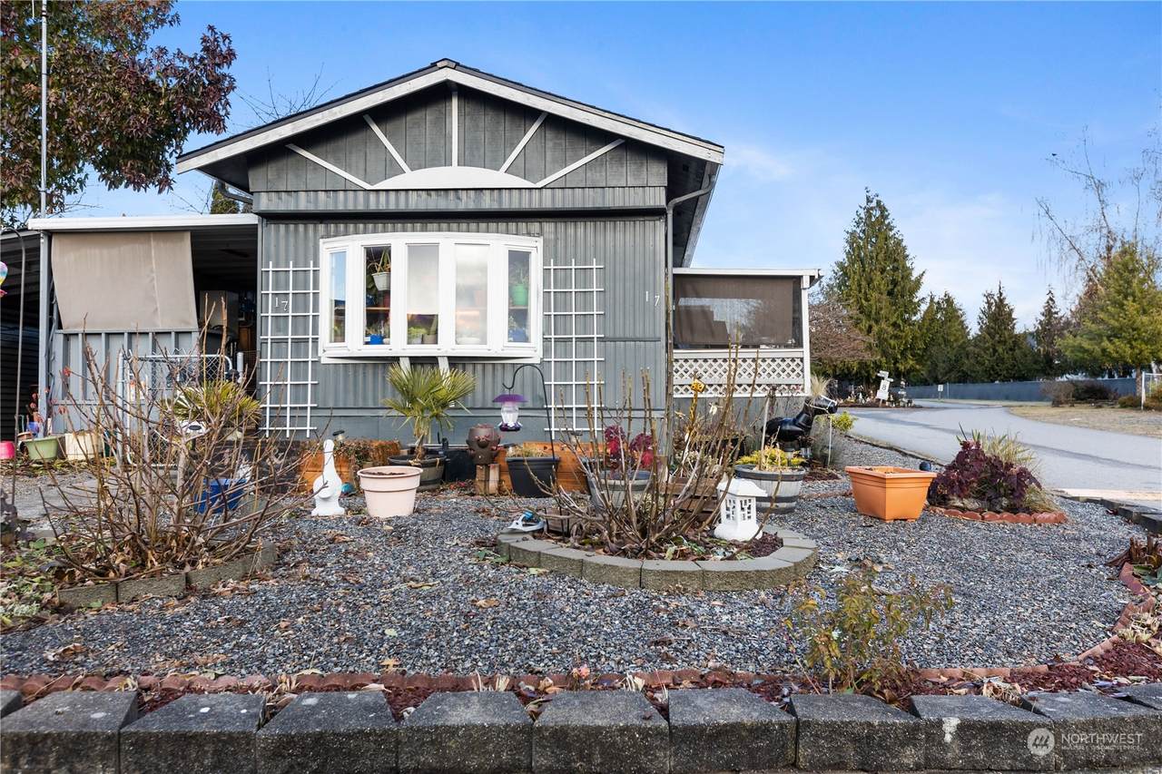 3715 152nd Street - Photo 1