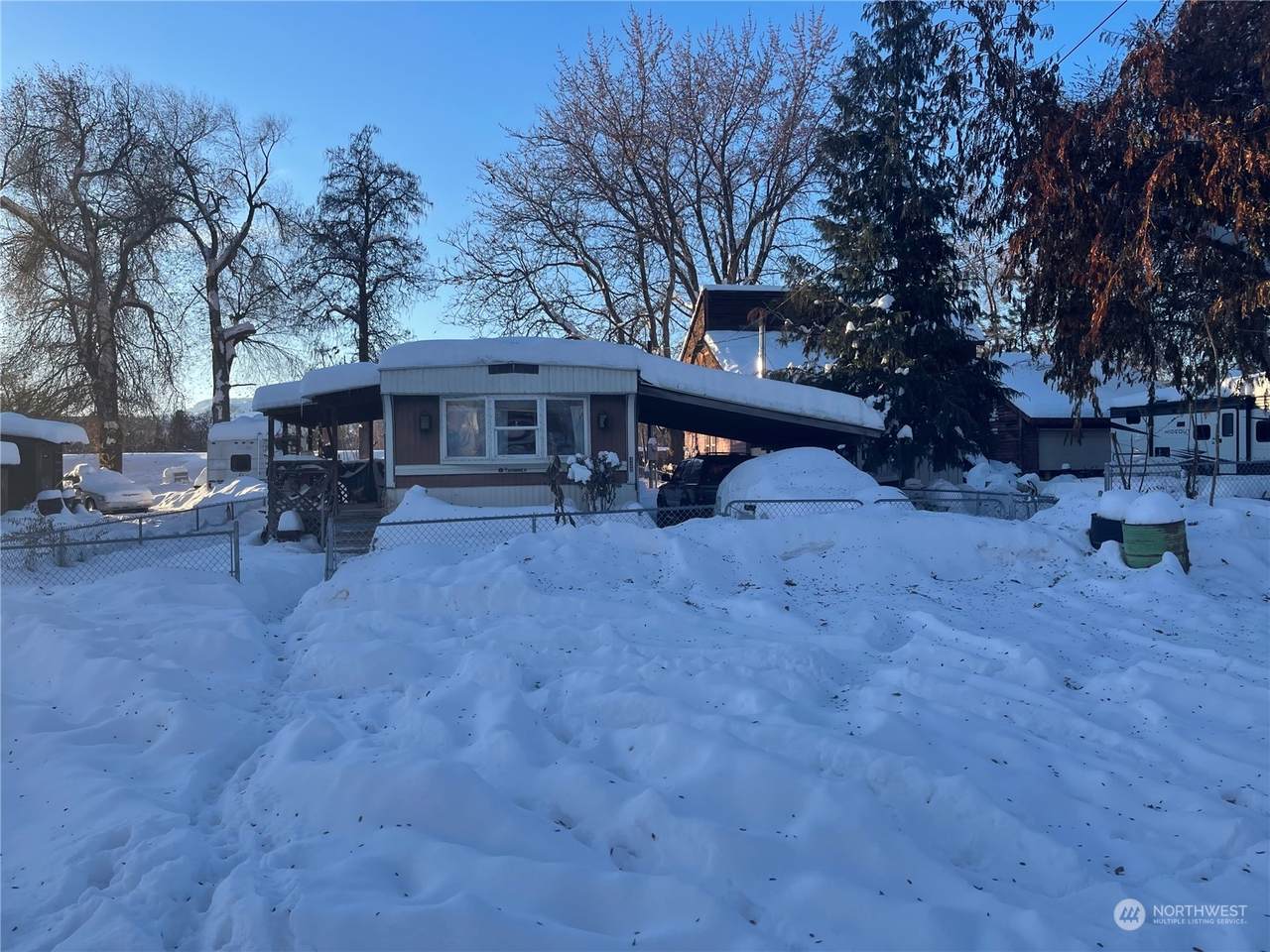 422 Benton Street - Photo 1