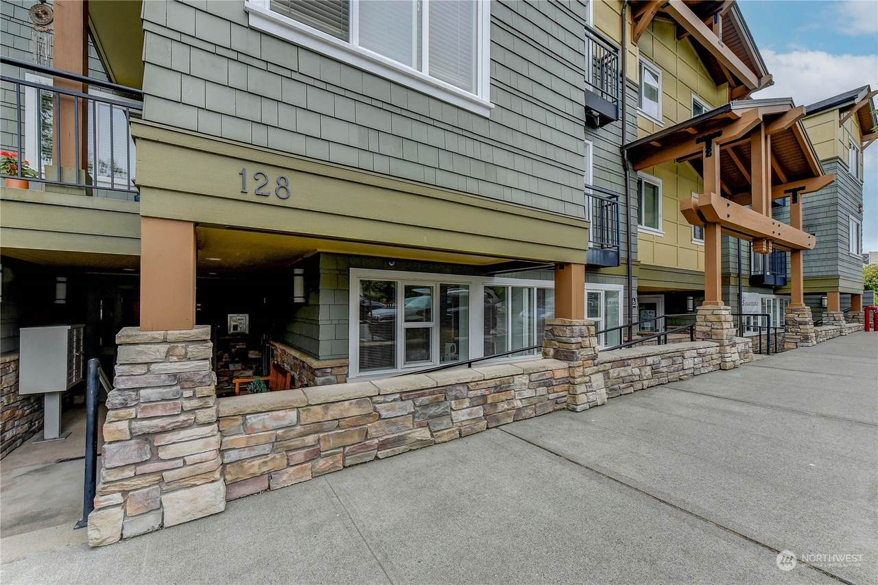 128 4th Avenue - Photo 1