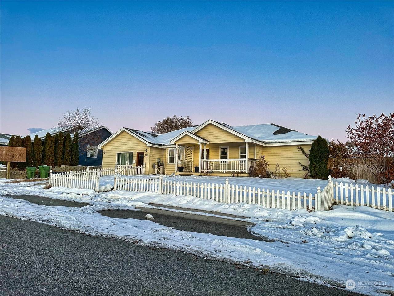 804 Quassia Street - Photo 1