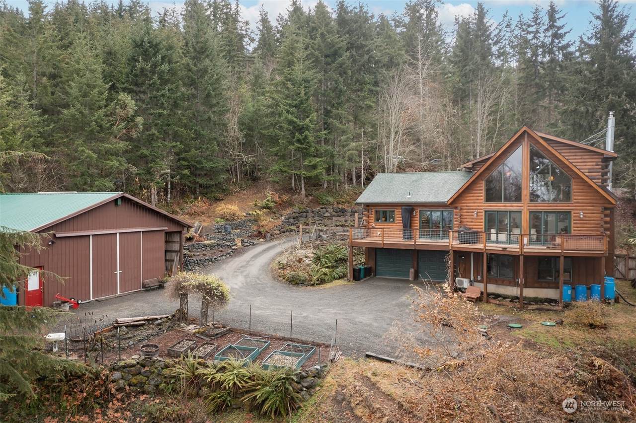 261 Harbor View Drive - Photo 1