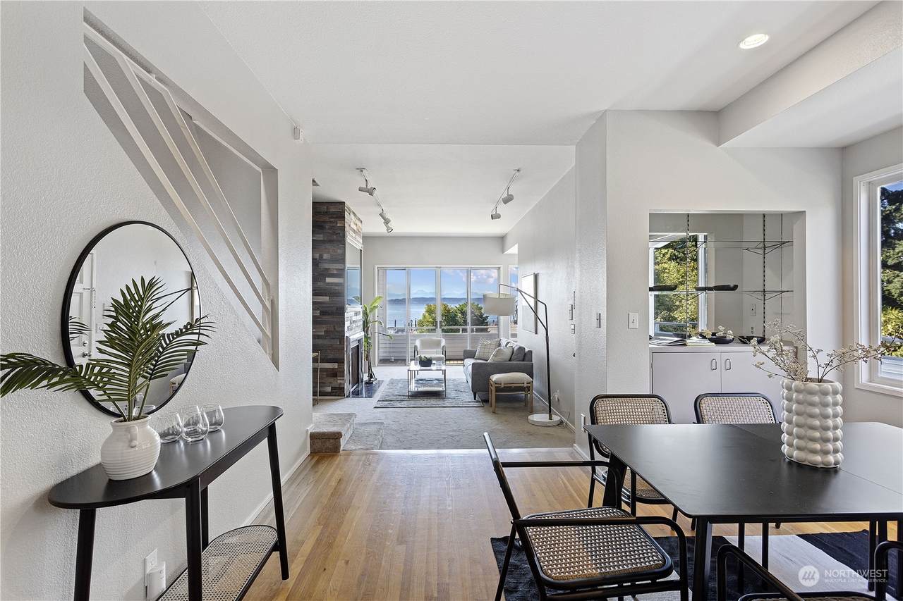 6018 Seaview Avenue - Photo 1