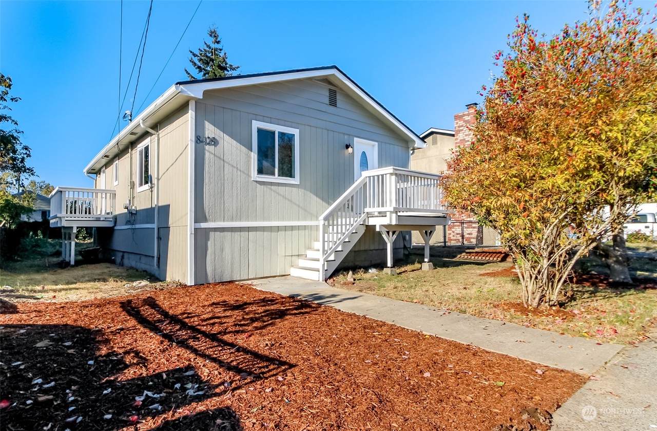 8429 47th Avenue - Photo 1