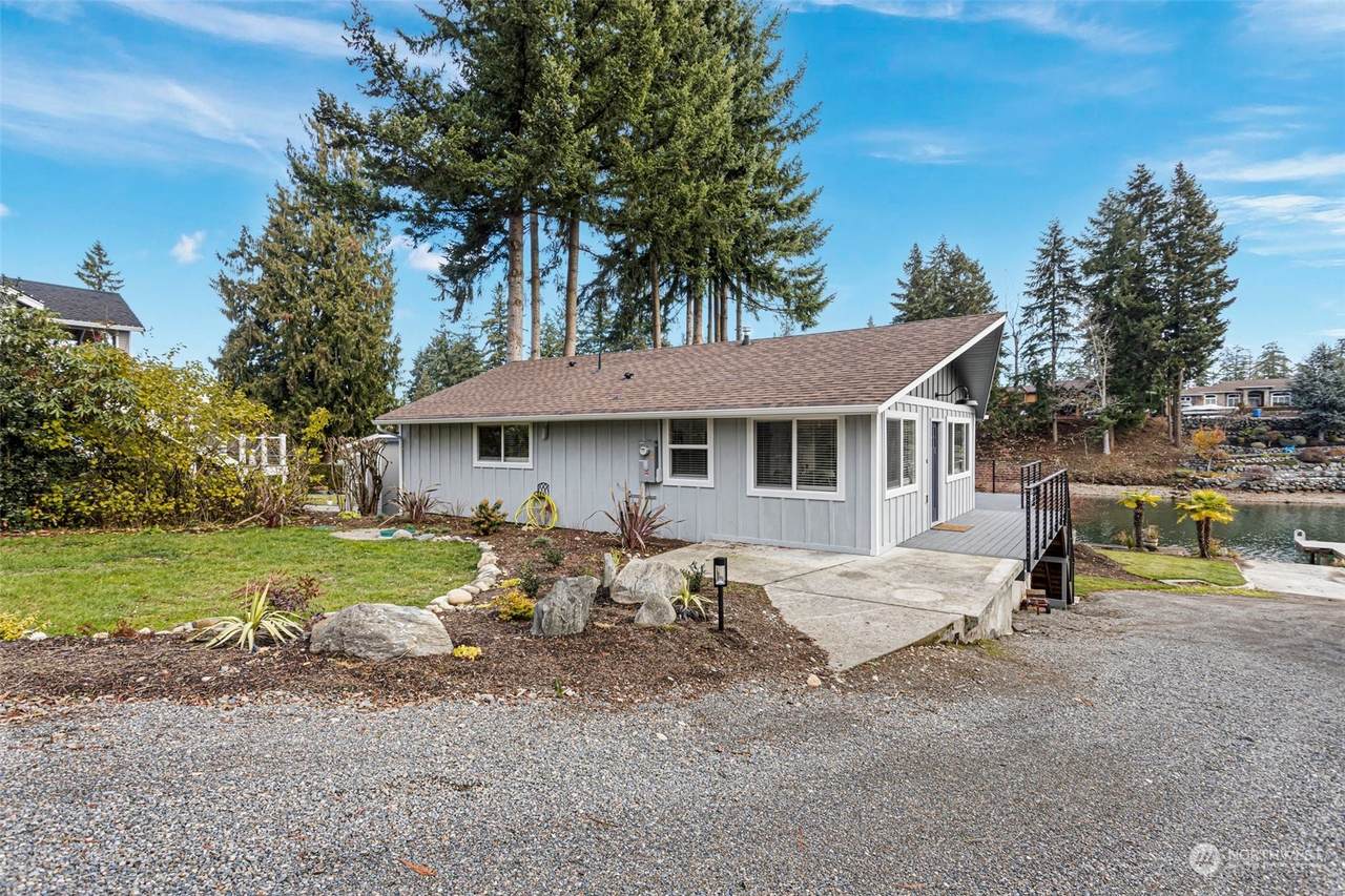 3607 Deer Island Drive - Photo 1