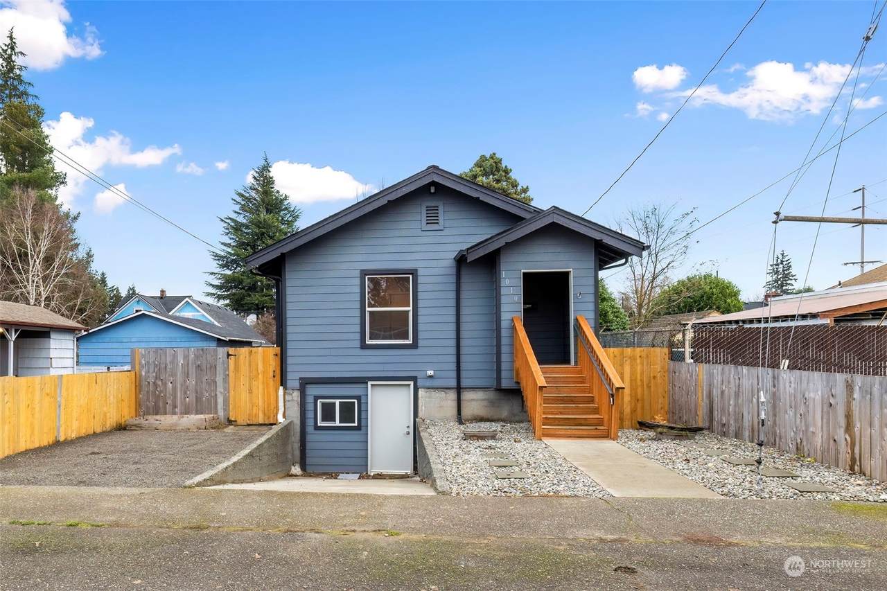 1010 Hewitt Avenue - Photo 1