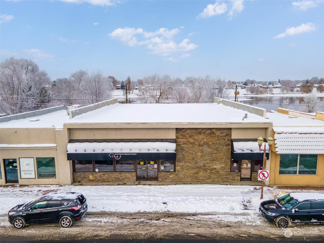 104 Broadway Avenue - Photo 1