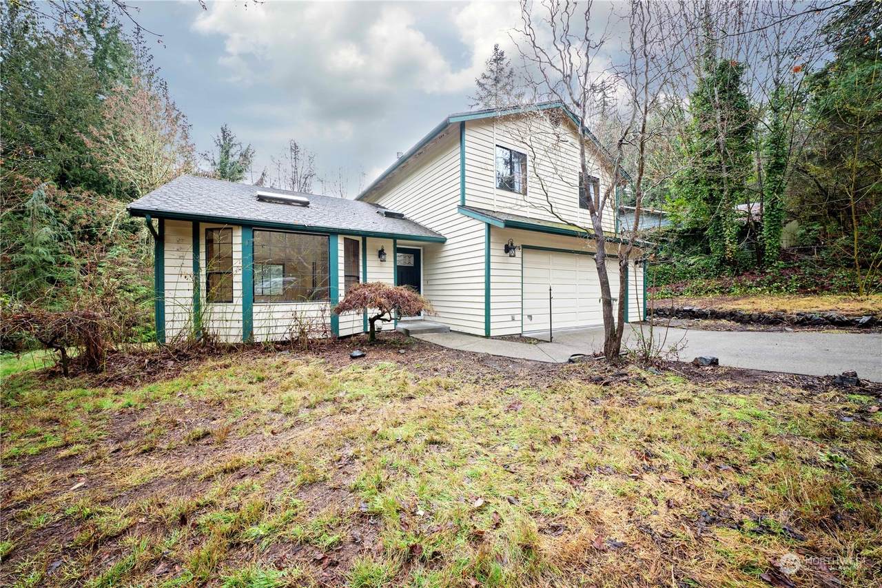 2075 Lakemoor Drive - Photo 1
