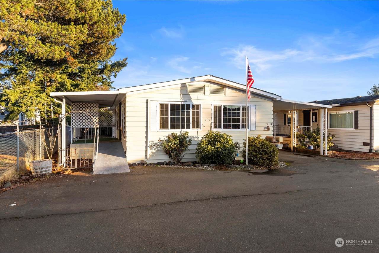 7508 47th Avenue - Photo 1