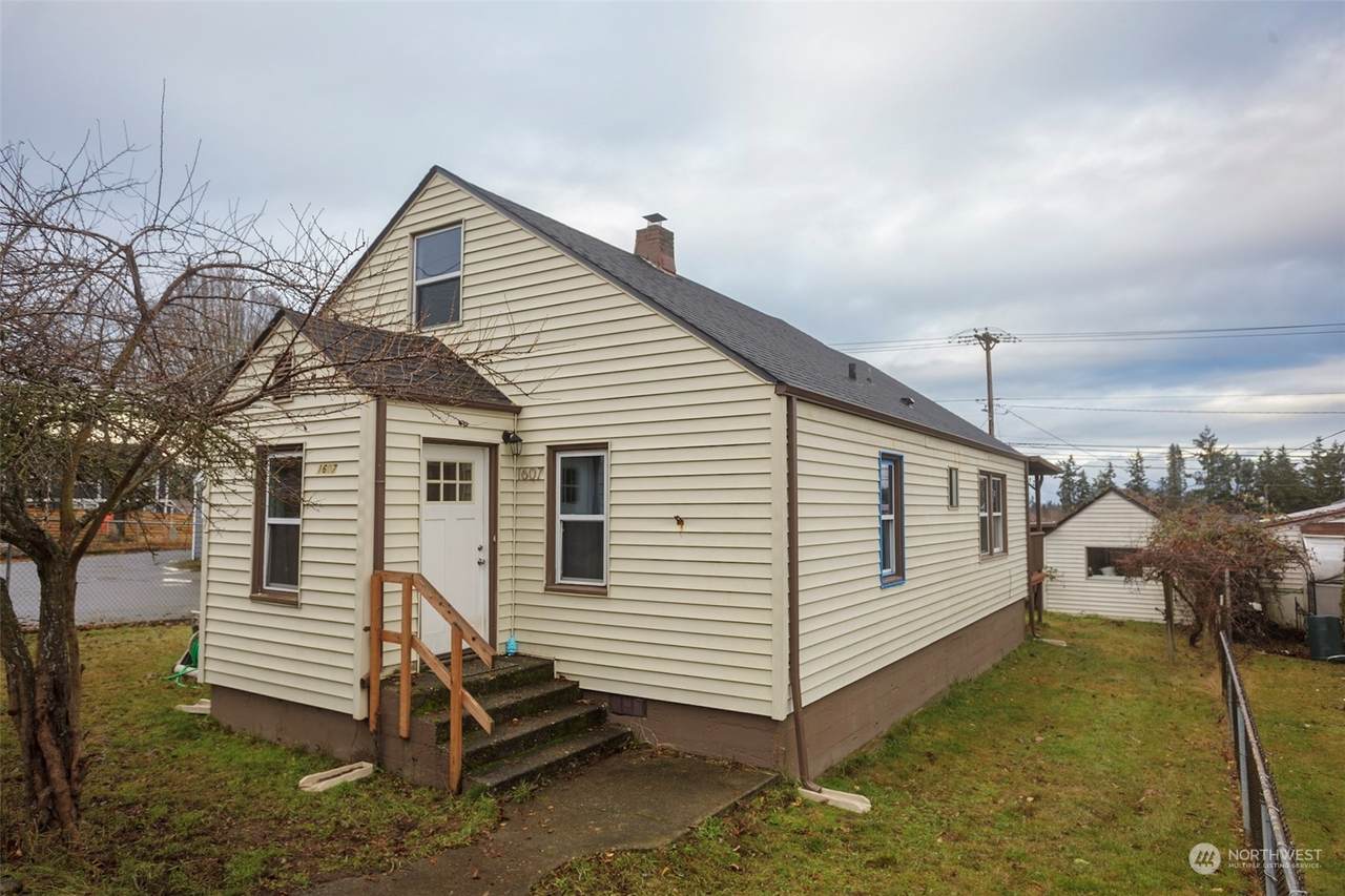 1607 64th Street - Photo 1