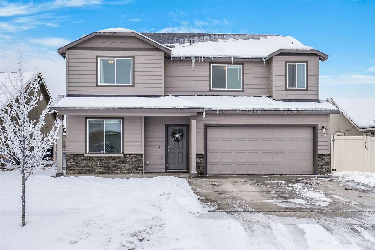 566 Lakeland Drive - Photo 1