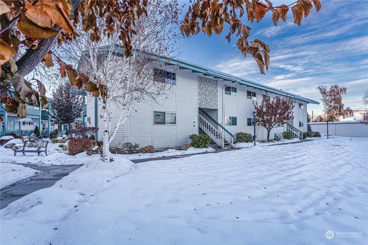 10 Cove Avenue - Photo 1