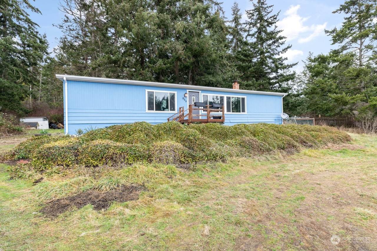 999 Donald Avenue - Photo 1