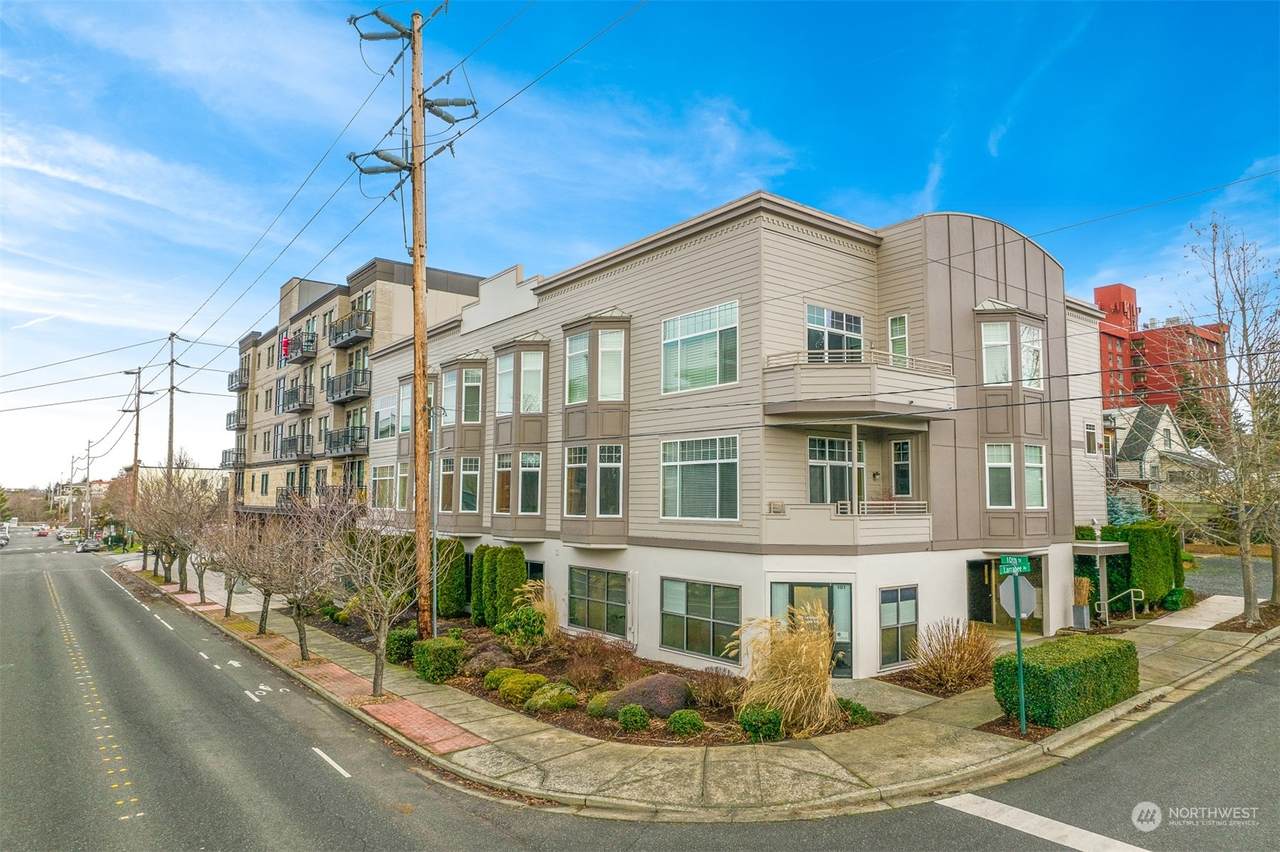 1001 Larrabee Avenue - Photo 1