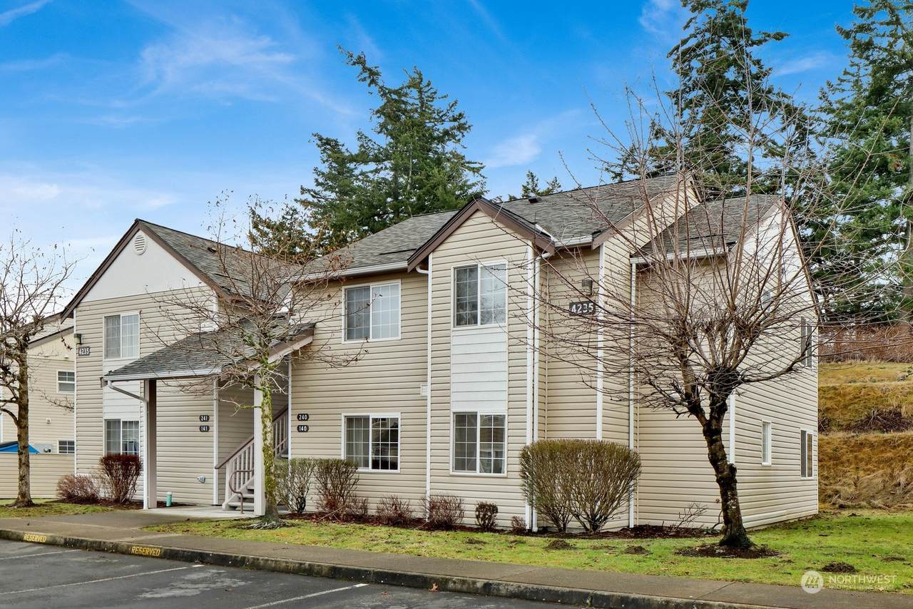 4235 Wintergreen Circle - Photo 1