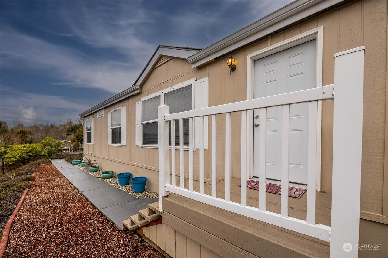 5400 Meeker Drive - Photo 1