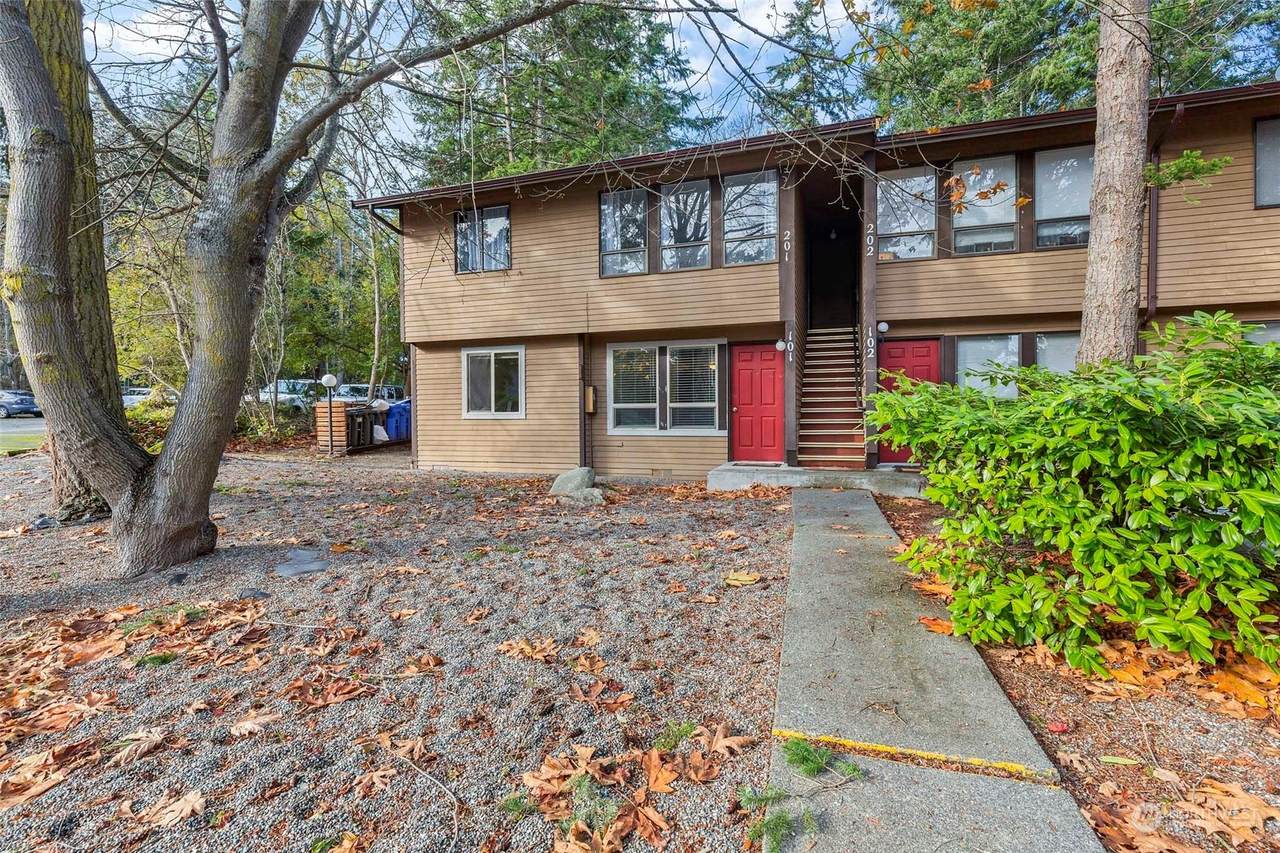 1101 Harrier Circle - Photo 1