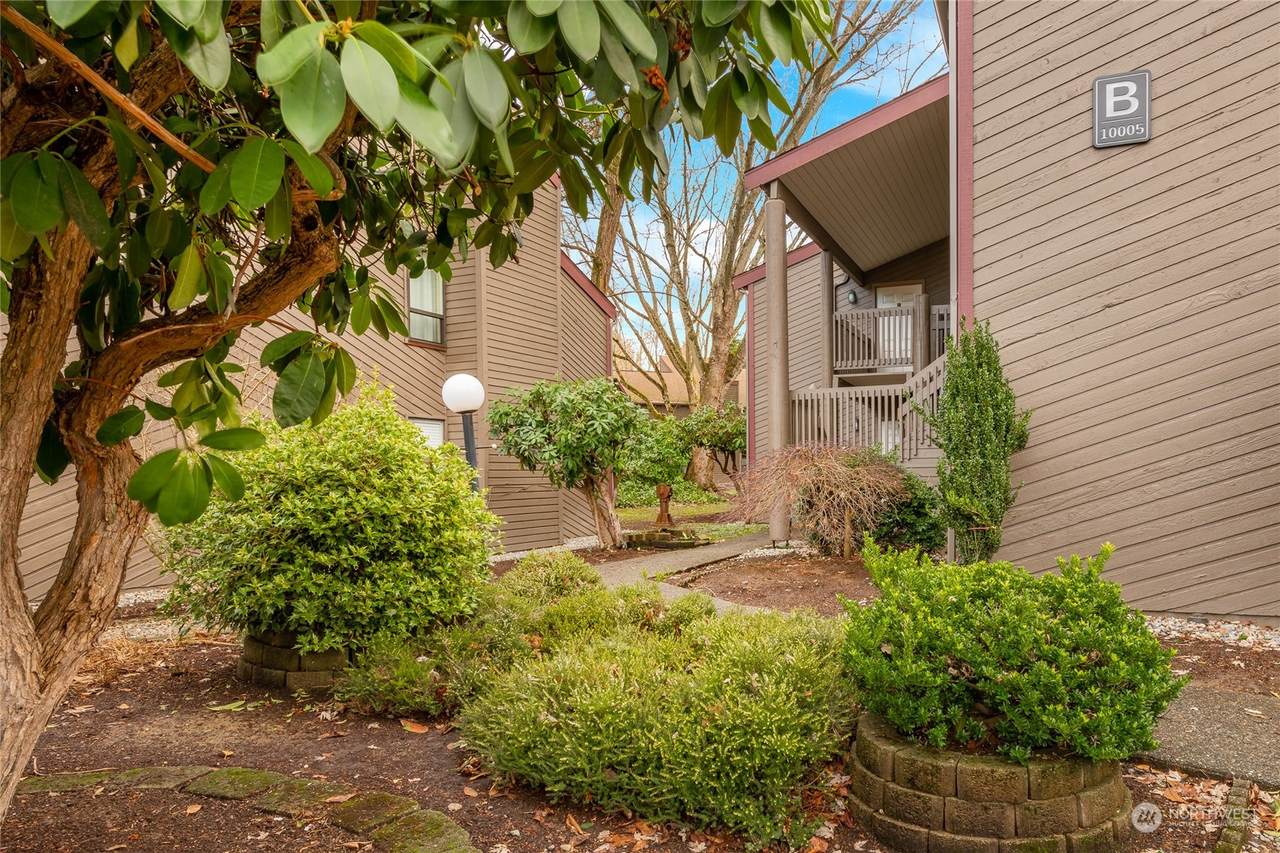 10005 123rd Street - Photo 1