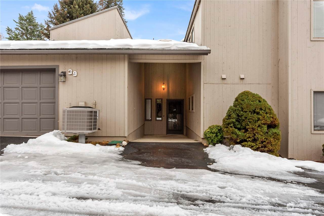 225 19th Street - Photo 1