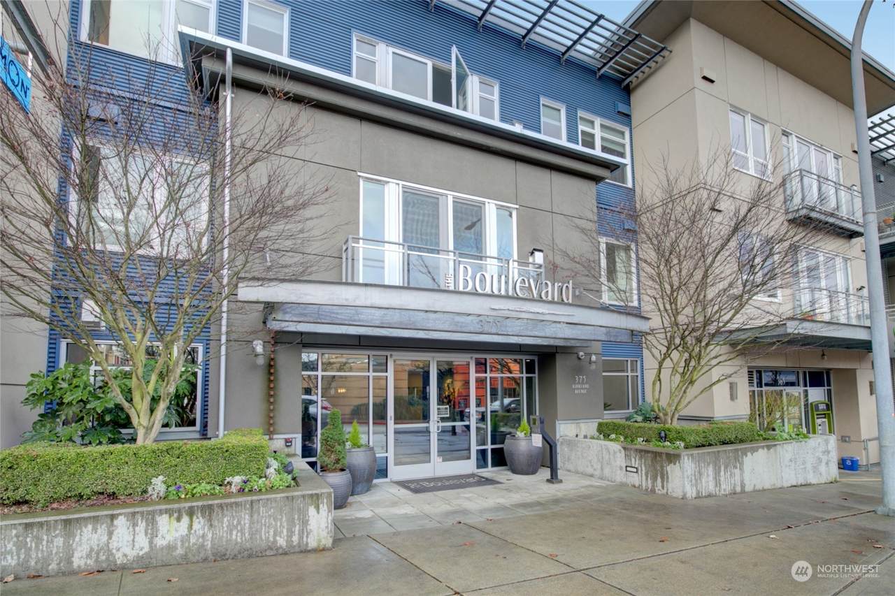 375 Kirkland Avenue - Photo 1